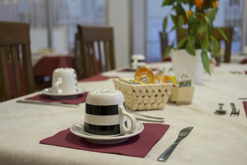 Hotel Lagomaggio Римини Екстериор снимка