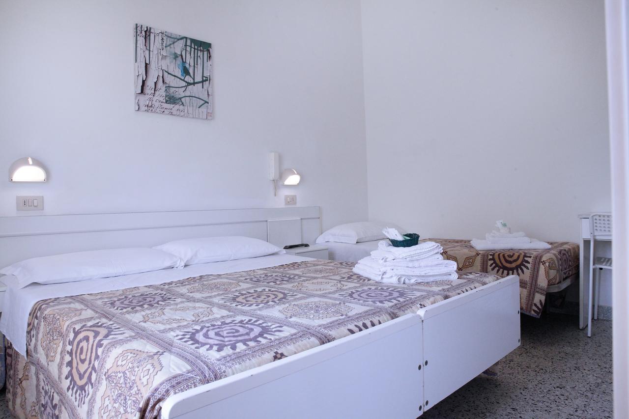 Hotel Lagomaggio Римини Екстериор снимка