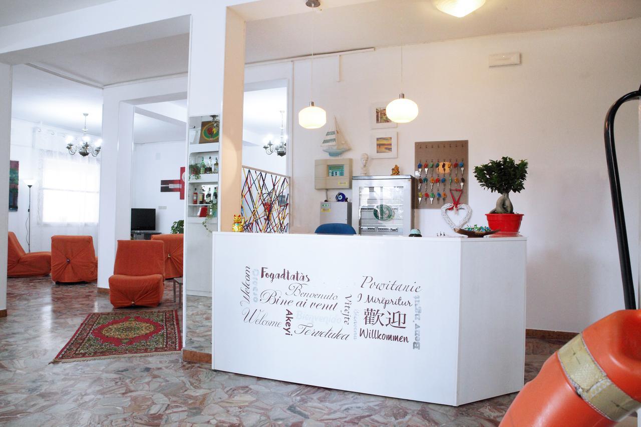 Hotel Lagomaggio Римини Екстериор снимка