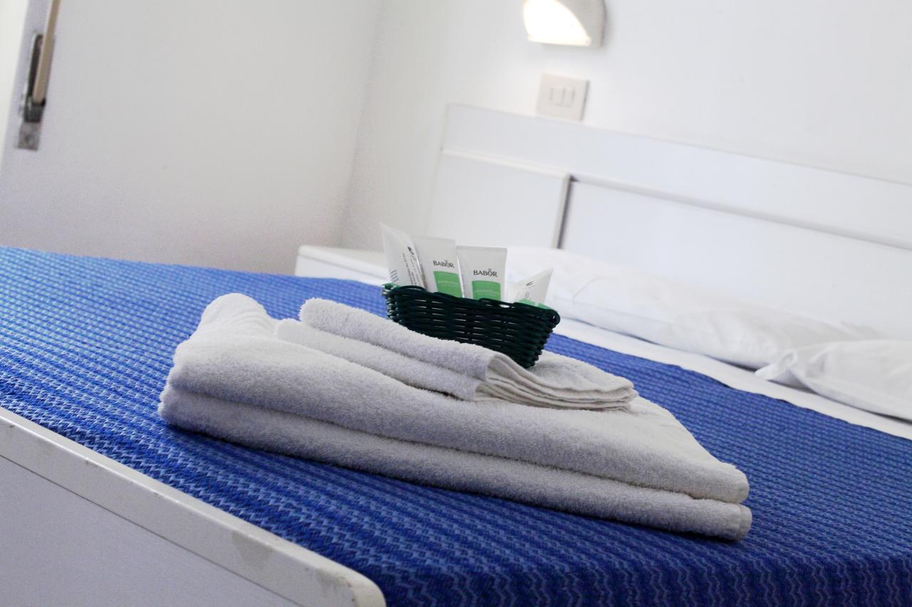 Hotel Lagomaggio Римини Екстериор снимка