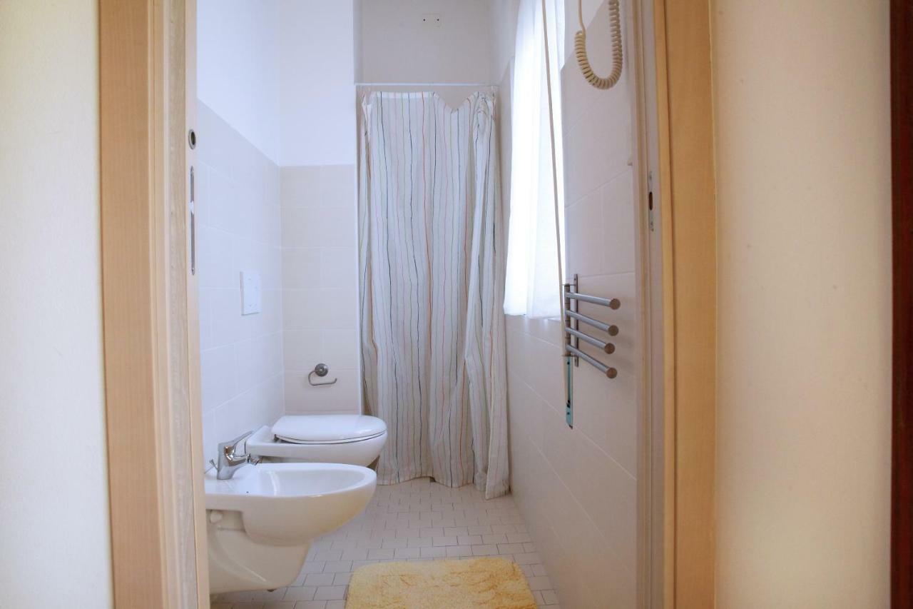 Hotel Lagomaggio Римини Екстериор снимка